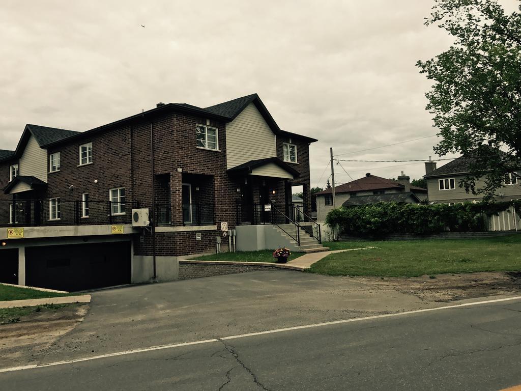 Luxury Two Story Villa Unit D Laval Exterior photo